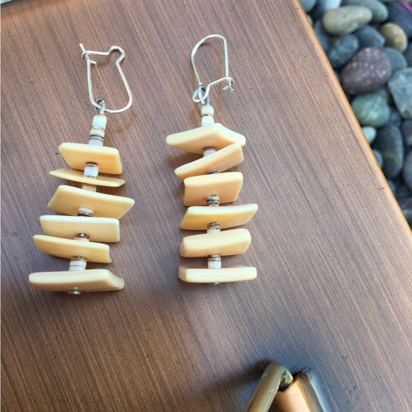 Vintage Native American Multi Stoned / Shell Graduated Necklace and Earrings set - Picture 4 of 11